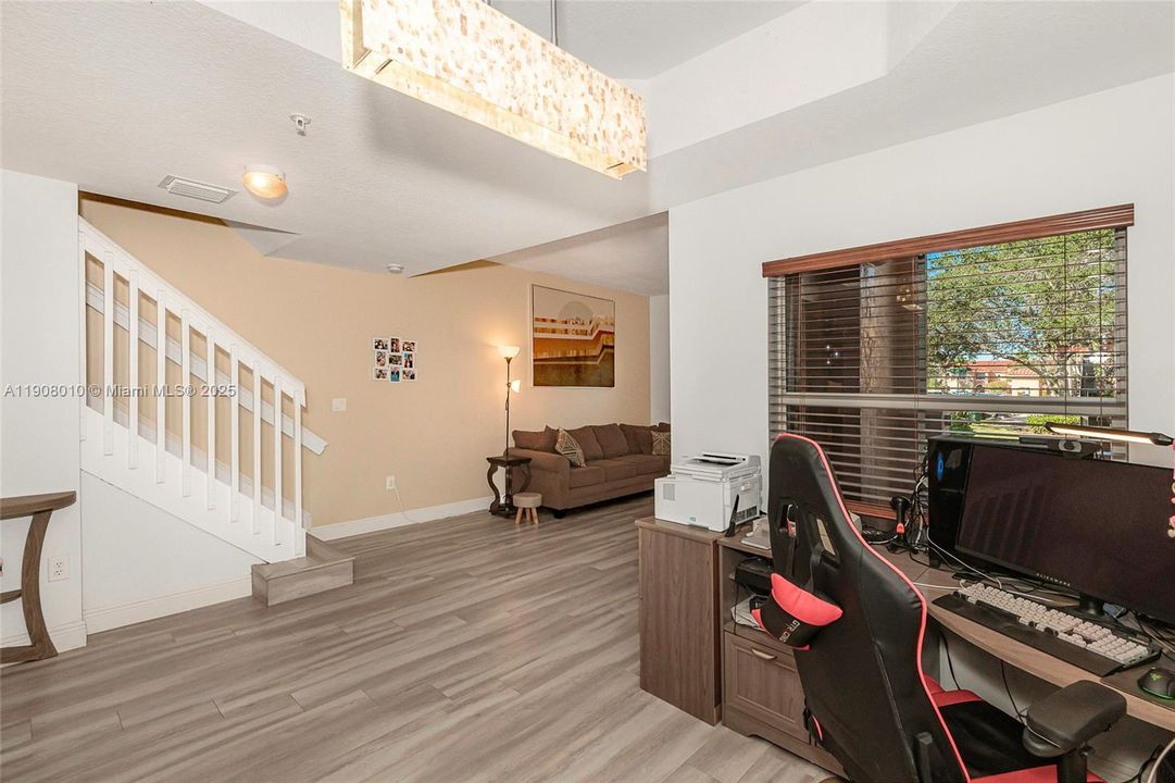 Active With Contract: $465,000 (3 beds, 2 baths, 1613 Square Feet)