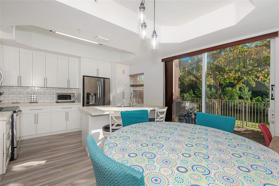 Active With Contract: $465,000 (3 beds, 2 baths, 1613 Square Feet)