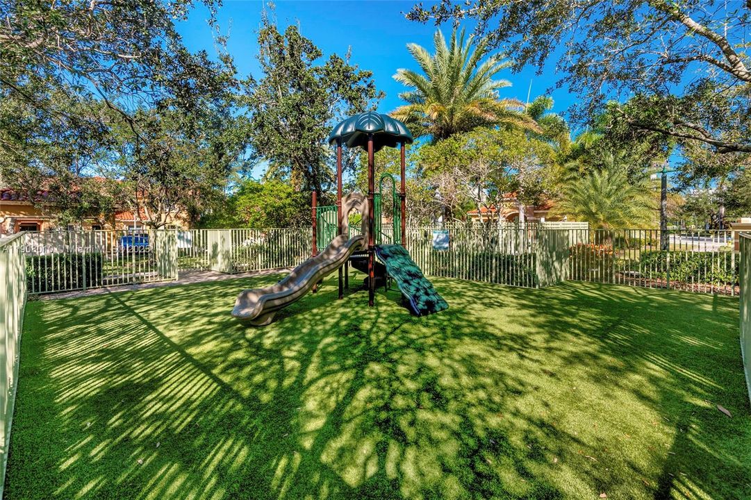 Active With Contract: $465,000 (3 beds, 2 baths, 1613 Square Feet)