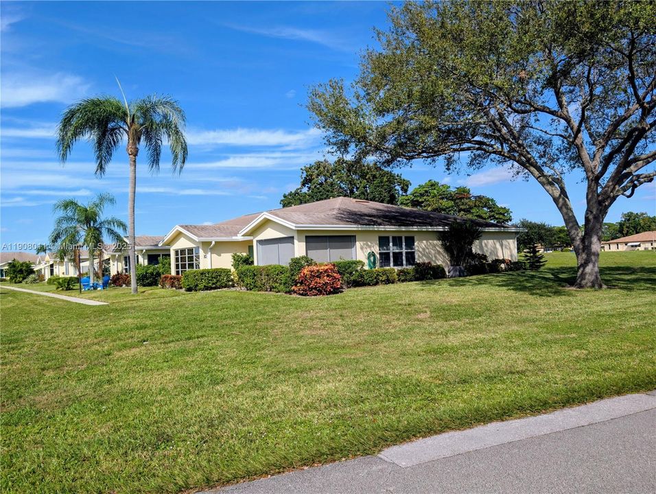 For Rent: $1,650 (1 beds, 1 baths, 1068 Square Feet)