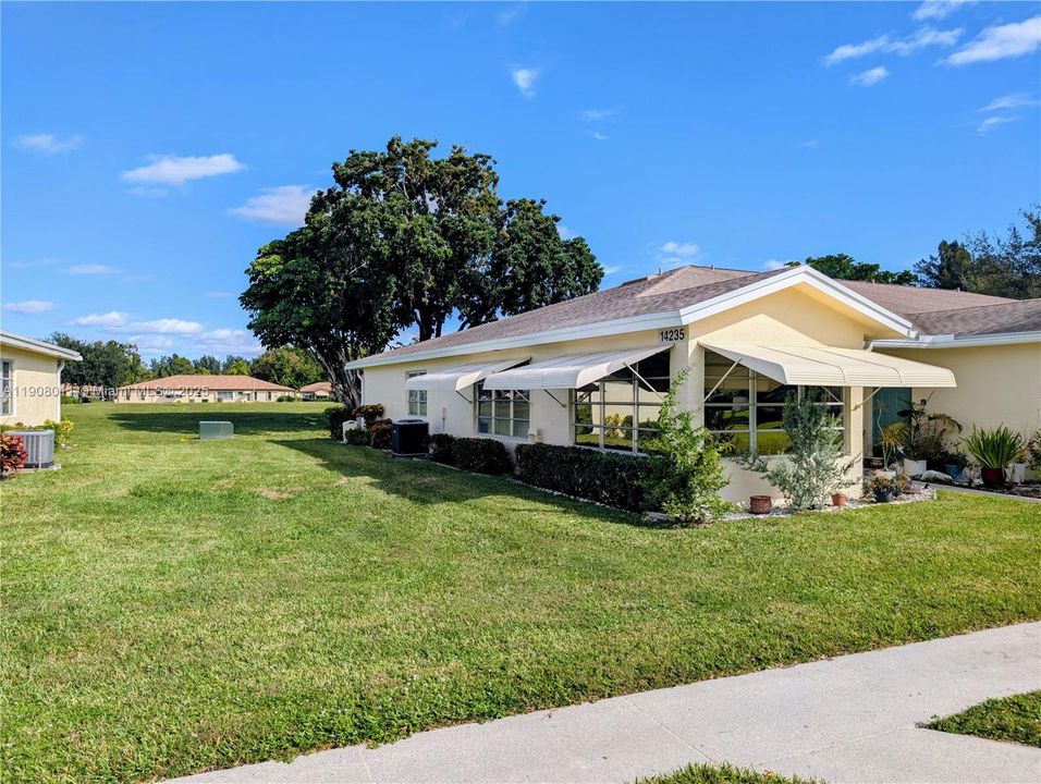 For Rent: $1,650 (1 beds, 1 baths, 1068 Square Feet)