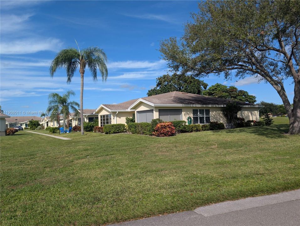 For Rent: $1,650 (1 beds, 1 baths, 1068 Square Feet)