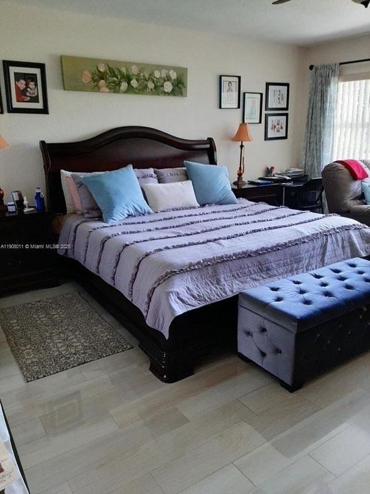 For Rent: $1,650 (1 beds, 1 baths, 1068 Square Feet)