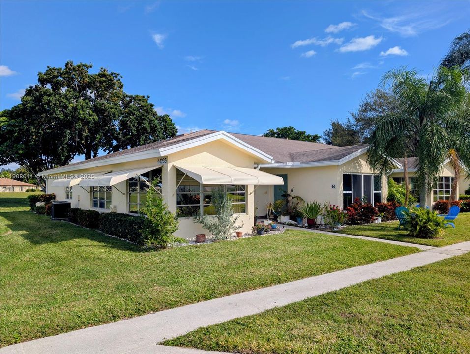 For Rent: $1,650 (1 beds, 1 baths, 1068 Square Feet)