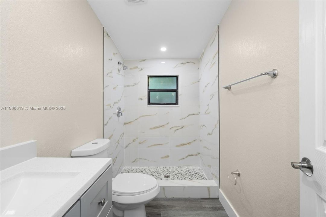 待售: $179,900 (3 贝兹, 2 浴室, 0 平方英尺)