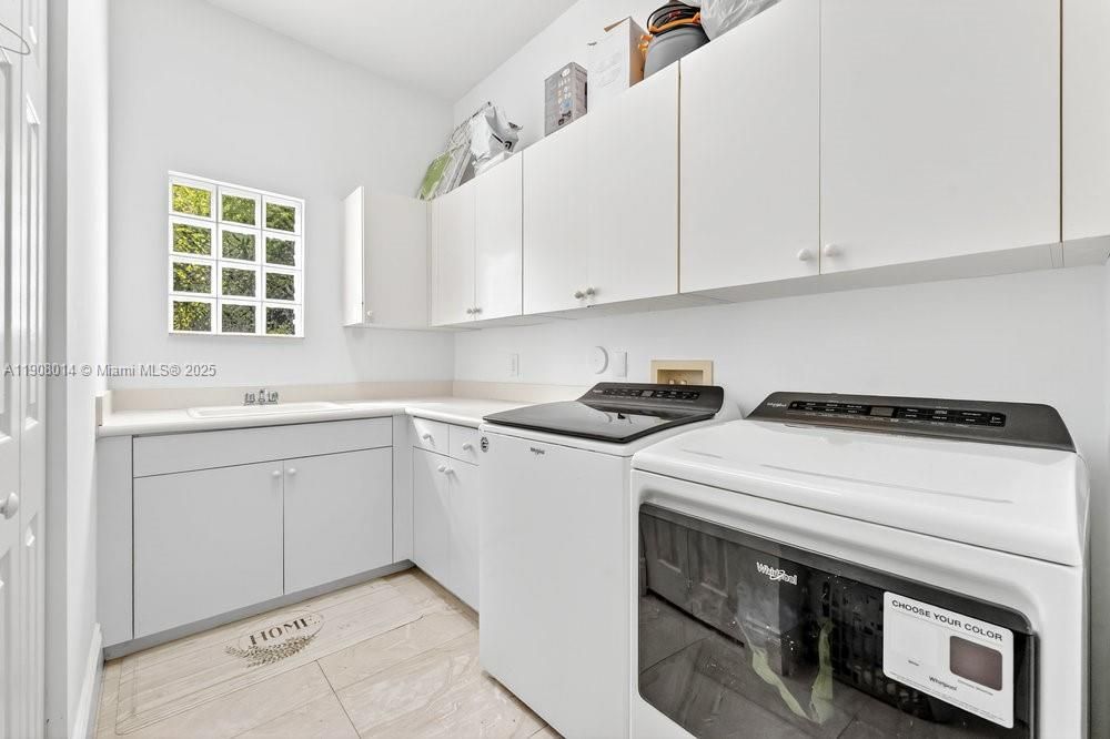 出租: $5,500 (4 贝兹, 3 浴室, 2897 平方英尺)