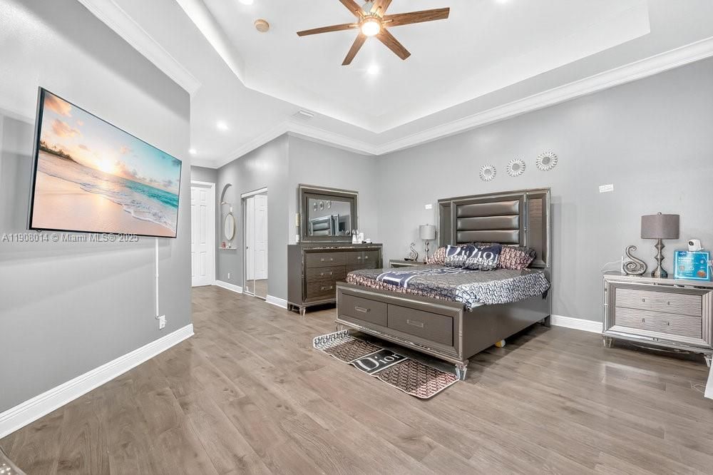 出租: $5,500 (4 贝兹, 3 浴室, 2897 平方英尺)