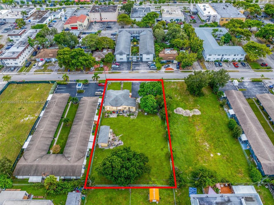 Под контрактом: $1,100,000 (0 спален, 0 ванн, 0 Квадратных фут)