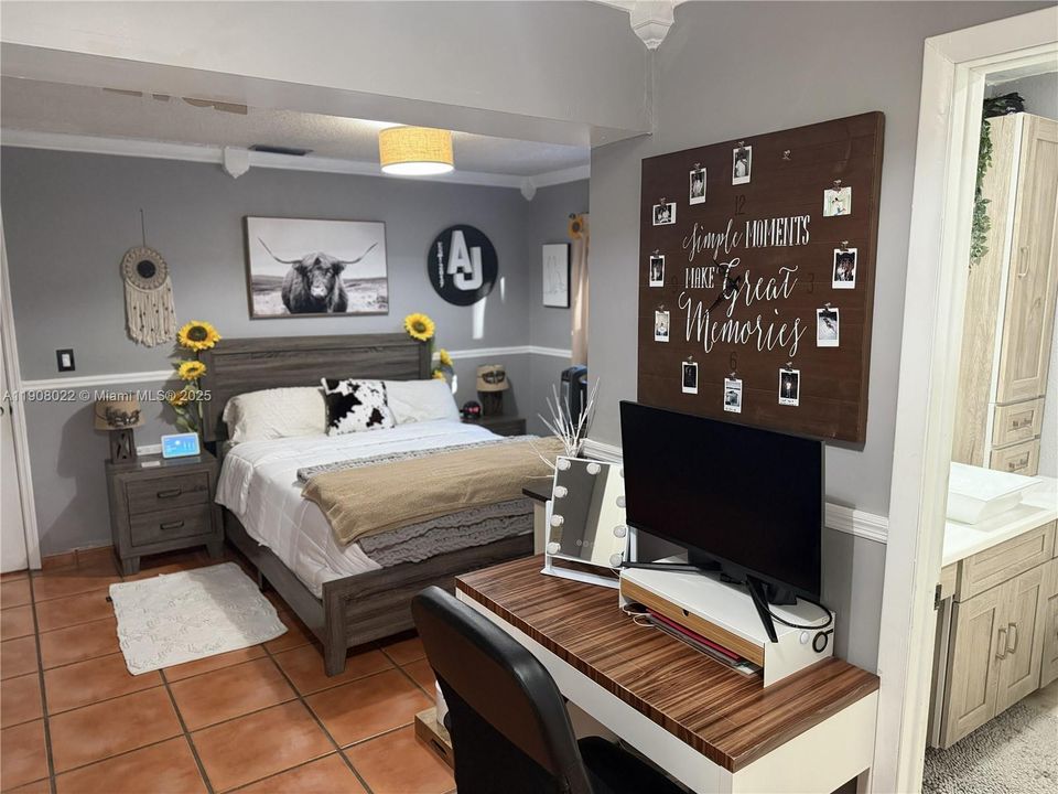 Active With Contract: $849,000 (4 beds, 3 baths, 2217 Square Feet)