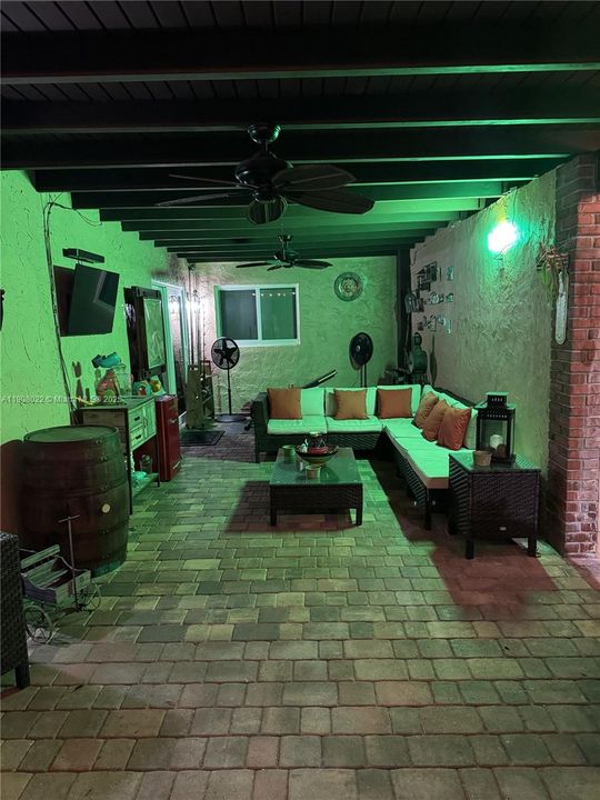 Active With Contract: $849,000 (4 beds, 3 baths, 2217 Square Feet)