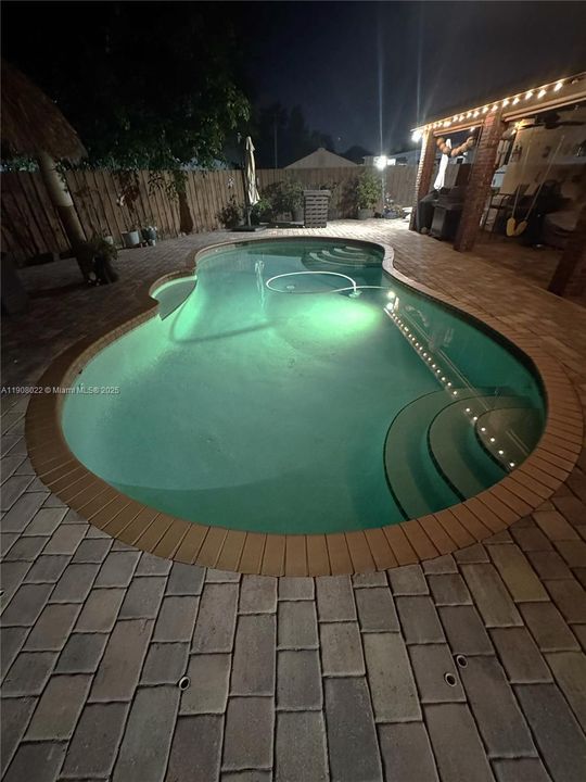 Active With Contract: $849,000 (4 beds, 3 baths, 2217 Square Feet)