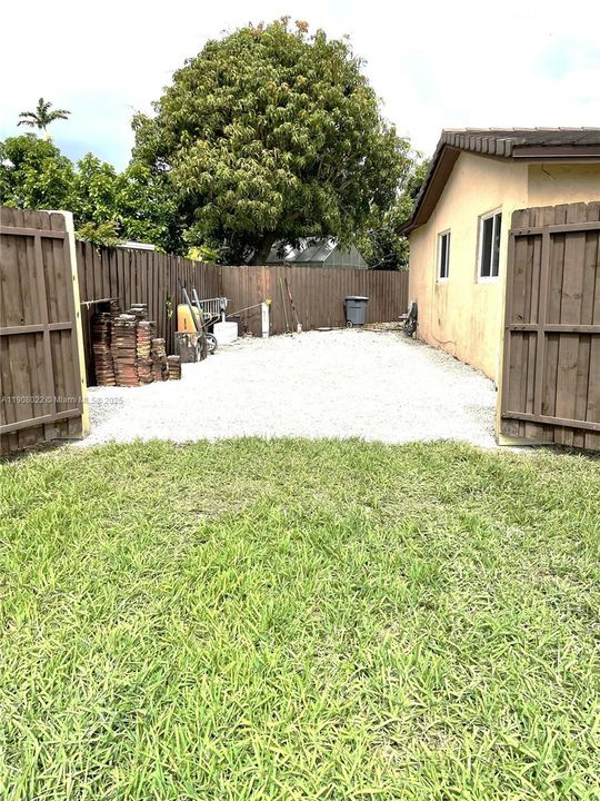 Active With Contract: $849,000 (4 beds, 3 baths, 2217 Square Feet)