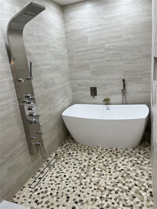 Active With Contract: $849,000 (4 beds, 3 baths, 2217 Square Feet)