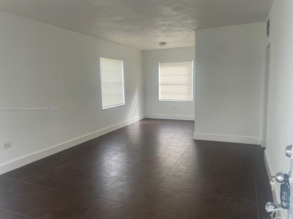 Recently Rented: $1,600 (1 beds, 1 baths, 630 Square Feet)
