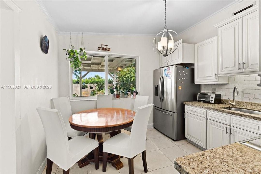 待售: $515,000 (3 贝兹, 2 浴室, 1252 平方英尺)