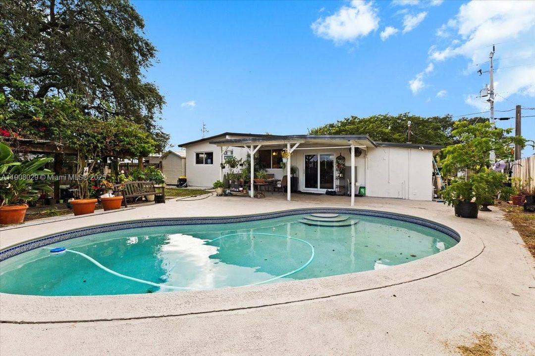 待售: $515,000 (3 贝兹, 2 浴室, 1252 平方英尺)