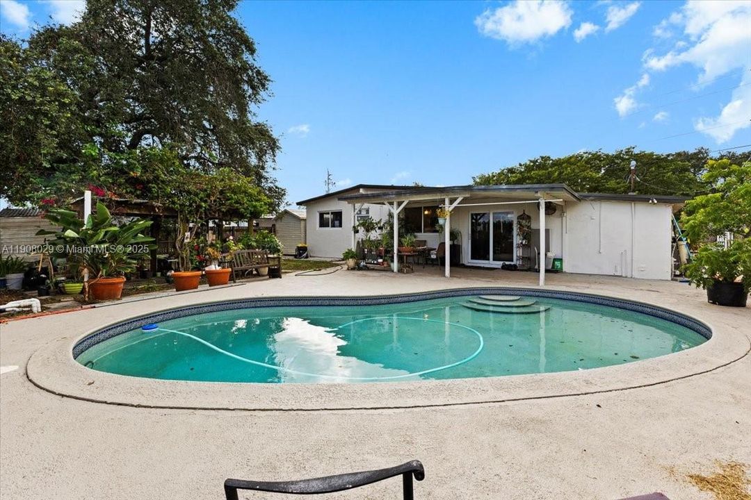 待售: $515,000 (3 贝兹, 2 浴室, 1252 平方英尺)