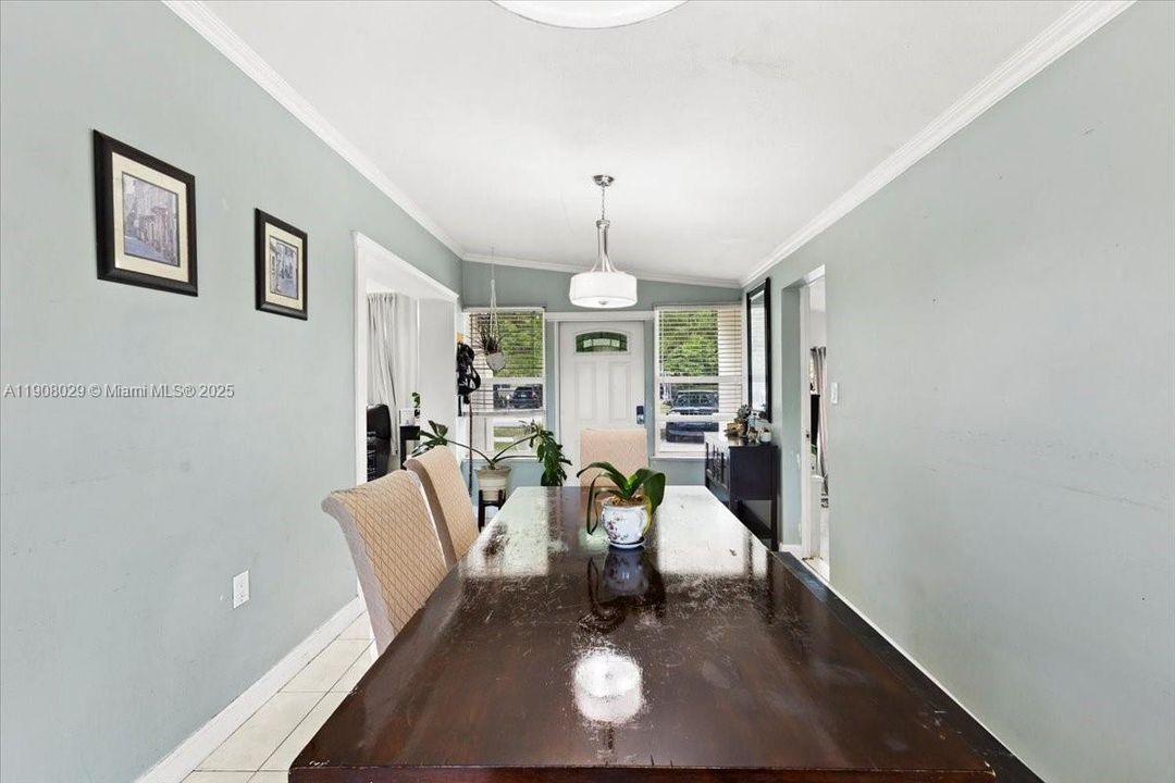 待售: $515,000 (3 贝兹, 2 浴室, 1252 平方英尺)