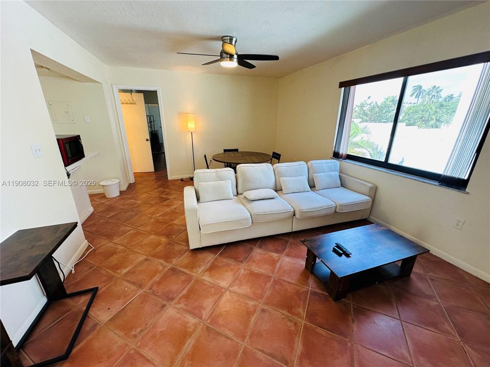 В аренду: $1,995 (1 спален, 1 ванн, 470 Квадратных фут)