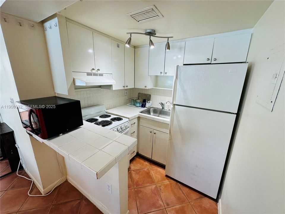 В аренду: $1,995 (1 спален, 1 ванн, 470 Квадратных фут)