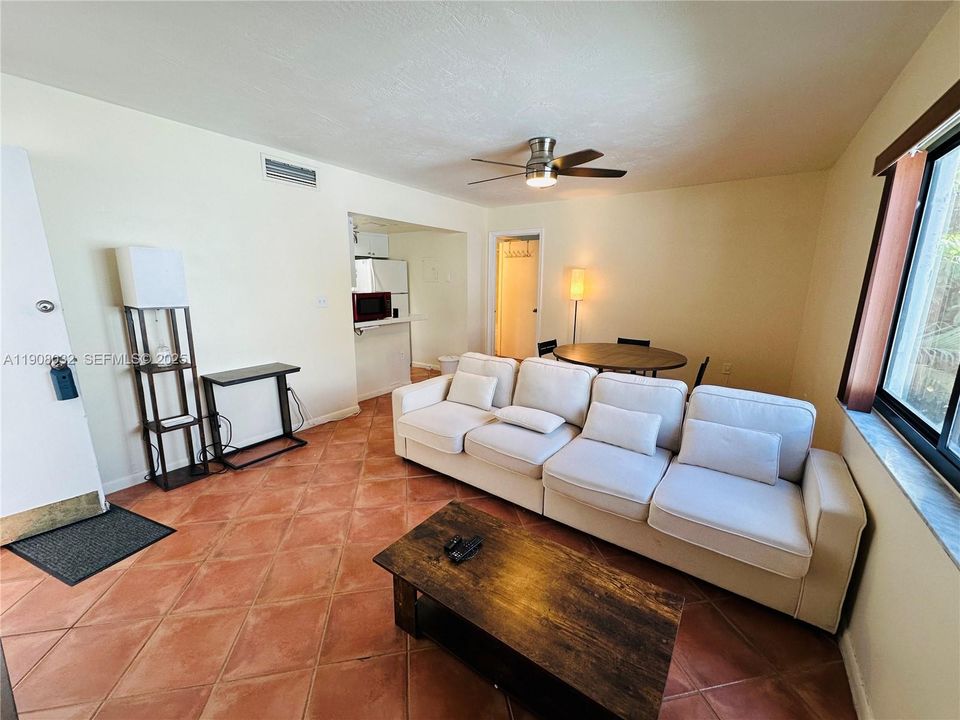 В аренду: $1,995 (1 спален, 1 ванн, 470 Квадратных фут)