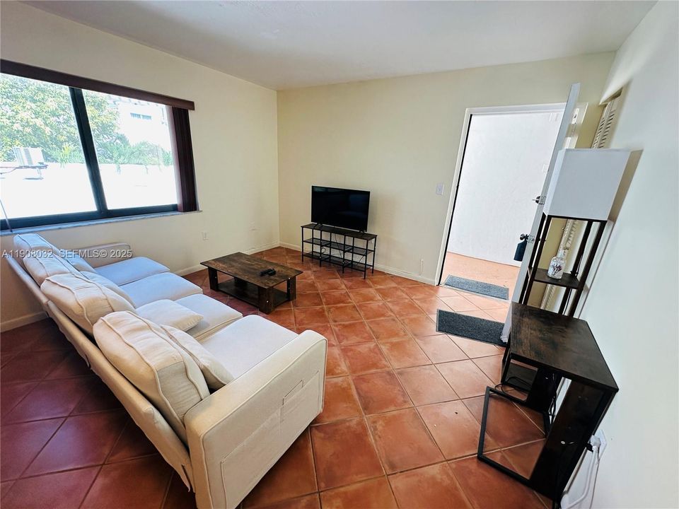 В аренду: $1,995 (1 спален, 1 ванн, 470 Квадратных фут)