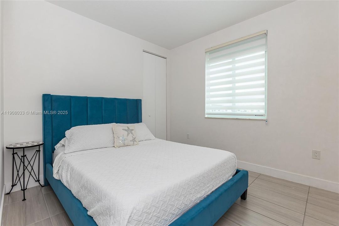 出租: $3,400 (3 贝兹, 2 浴室, 1102 平方英尺)