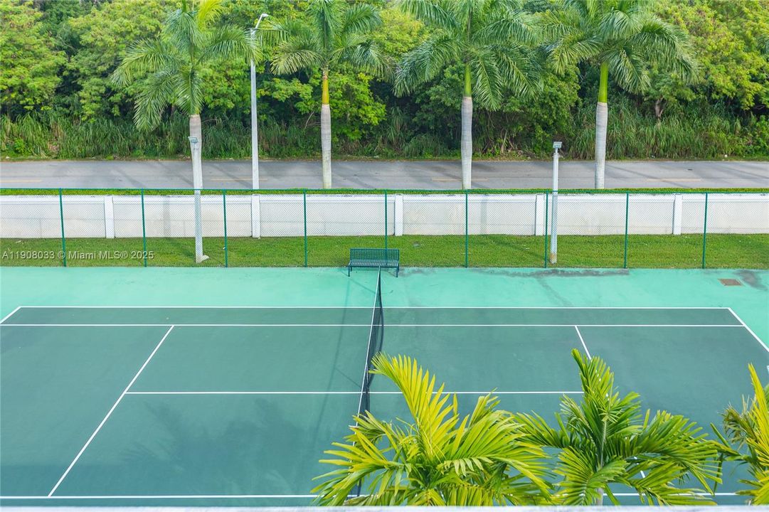 出租: $3,400 (3 贝兹, 2 浴室, 1102 平方英尺)