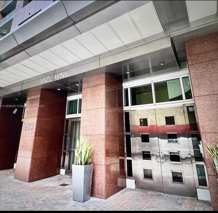 出租: $2,600 (1 贝兹, 1 浴室, 632 平方英尺)