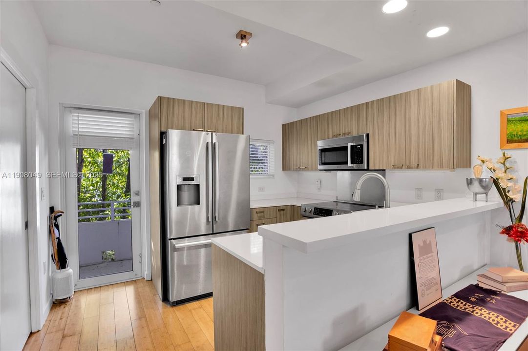 En Venta: $1,099,000 (2 camas, 2 baños, 1120 Pies cuadrados)