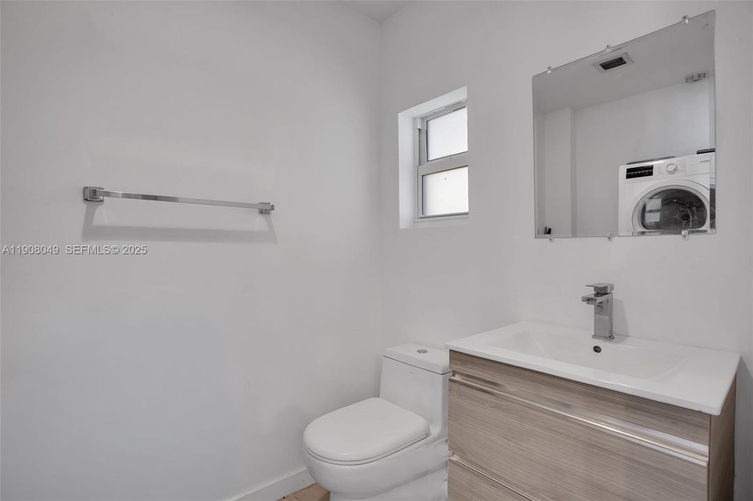 En Venta: $1,099,000 (2 camas, 2 baños, 1120 Pies cuadrados)