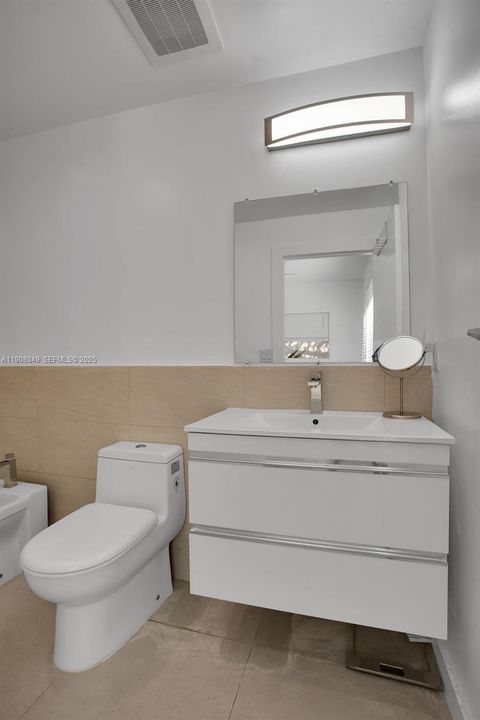 En Venta: $1,099,000 (2 camas, 2 baños, 1120 Pies cuadrados)