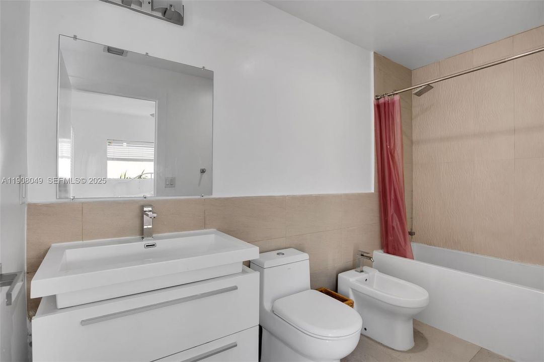 En Venta: $1,099,000 (2 camas, 2 baños, 1120 Pies cuadrados)