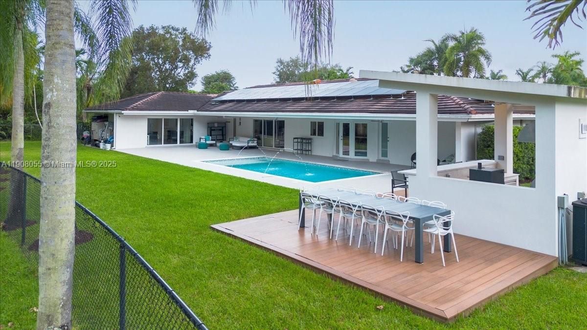 For Sale: $3,150,000 (6 beds, 4 baths, 3538 Square Feet)