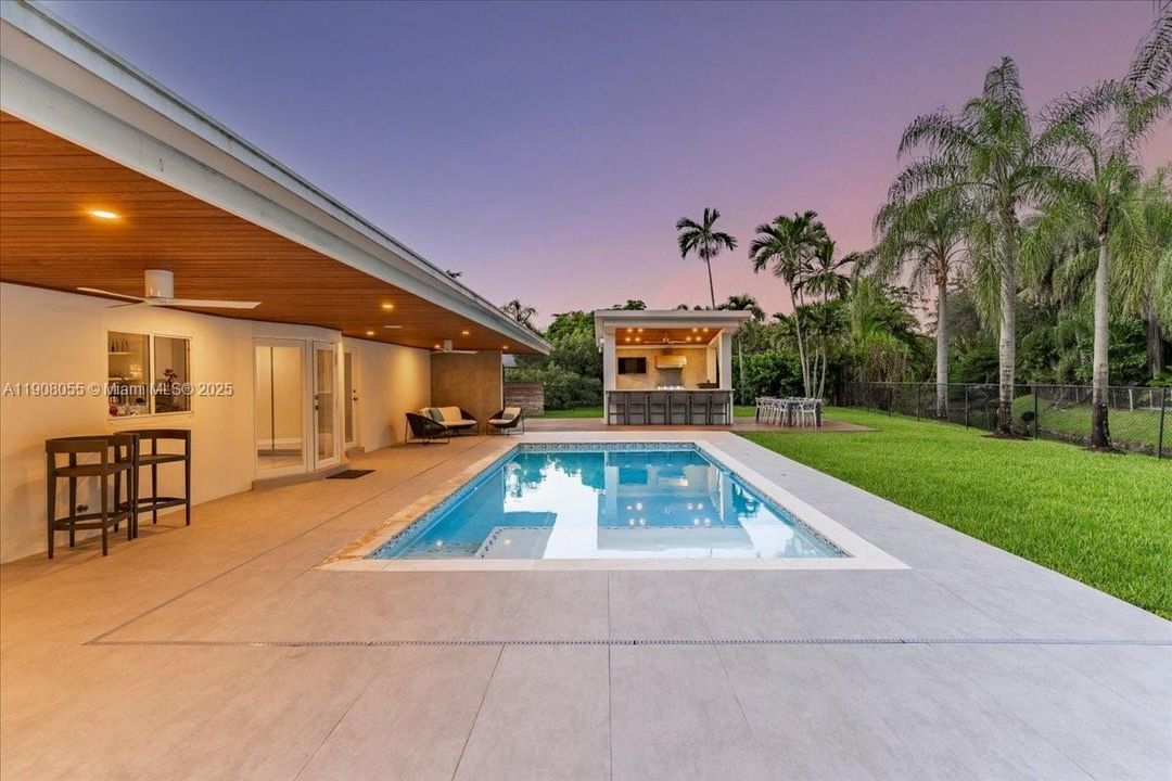 For Sale: $3,150,000 (6 beds, 4 baths, 3538 Square Feet)