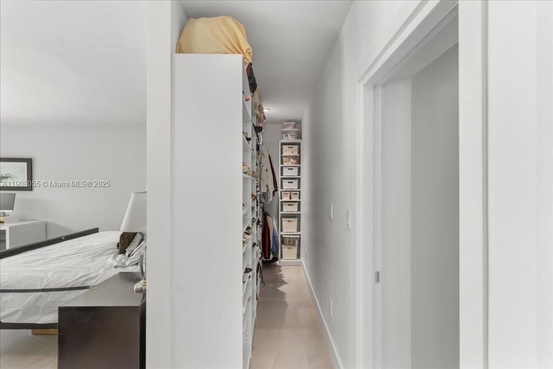 For Sale: $3,150,000 (6 beds, 4 baths, 3538 Square Feet)