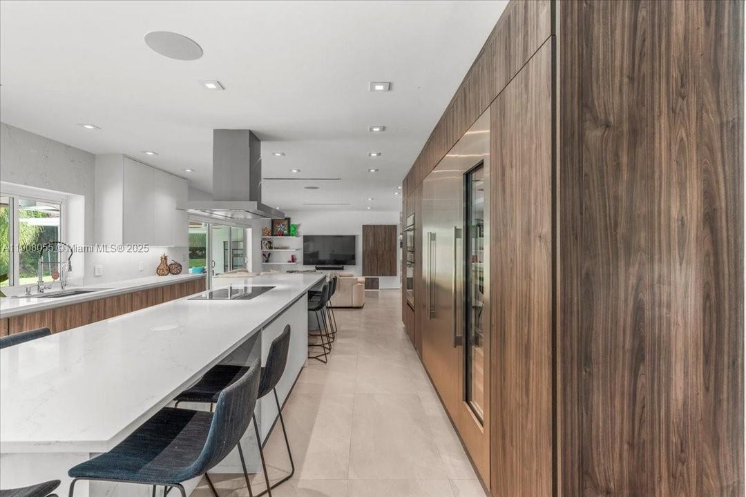 For Sale: $3,150,000 (6 beds, 4 baths, 3538 Square Feet)