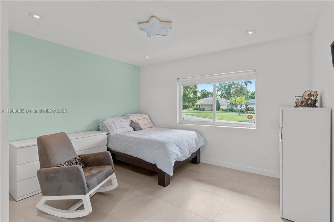 For Sale: $3,150,000 (6 beds, 4 baths, 3538 Square Feet)