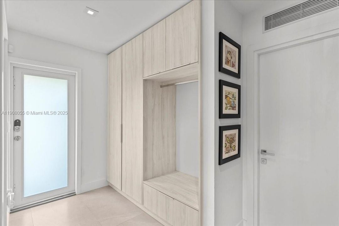 For Sale: $3,150,000 (6 beds, 4 baths, 3538 Square Feet)