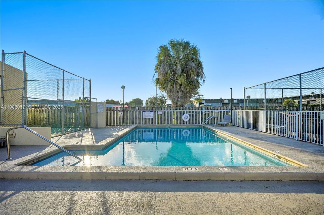 For Rent: $2,600 (2 beds, 2 baths, 1000 Square Feet)