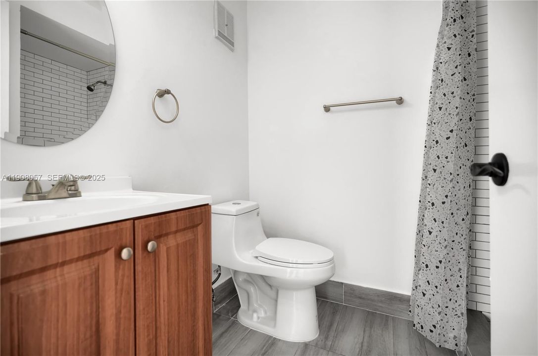 For Rent: $2,600 (2 beds, 2 baths, 1000 Square Feet)