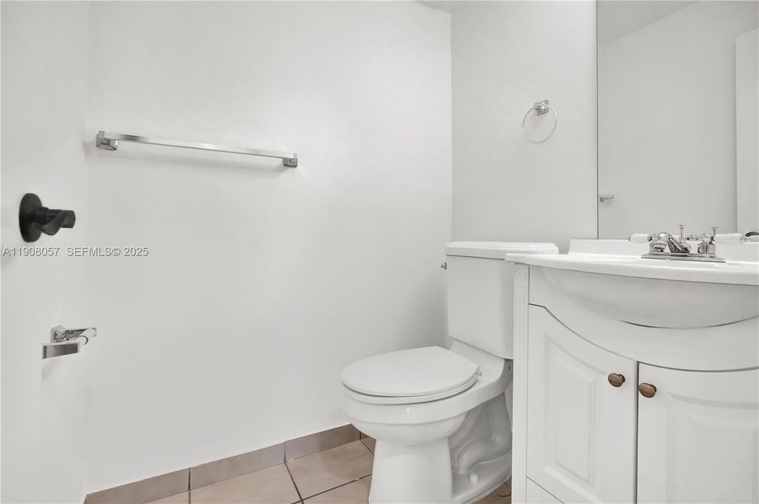 For Rent: $2,600 (2 beds, 2 baths, 1000 Square Feet)