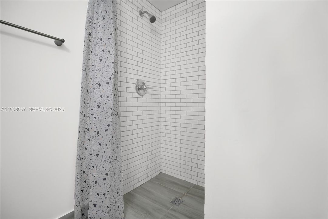 For Rent: $2,600 (2 beds, 2 baths, 1000 Square Feet)