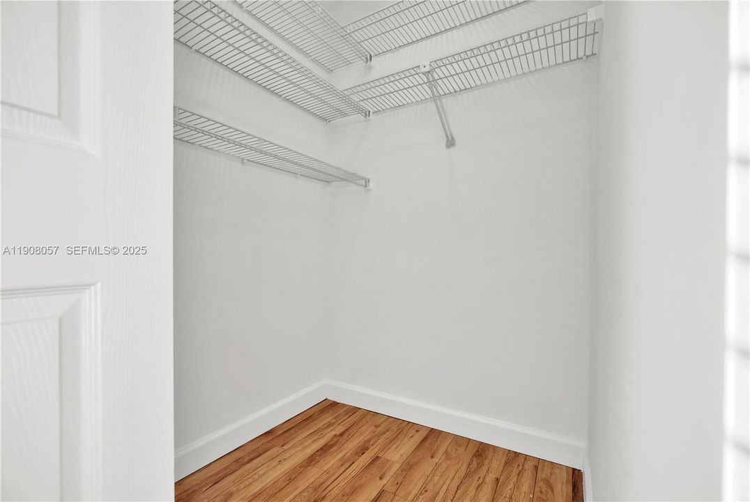 For Rent: $2,600 (2 beds, 2 baths, 1000 Square Feet)