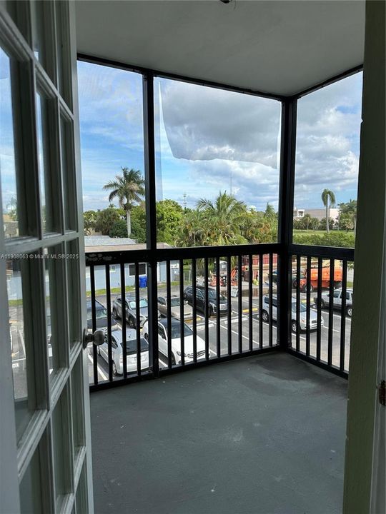 En Venta: $179,000 (2 camas, 2 baños, 937 Pies cuadrados)