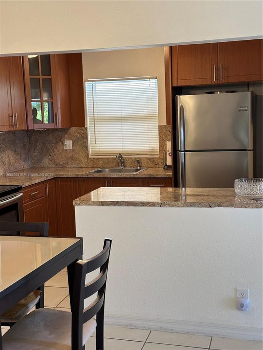 En Venta: $179,000 (2 camas, 2 baños, 937 Pies cuadrados)