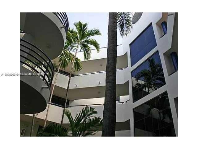 For Rent: $2,500 (2 beds, 2 baths, 1255 Square Feet)