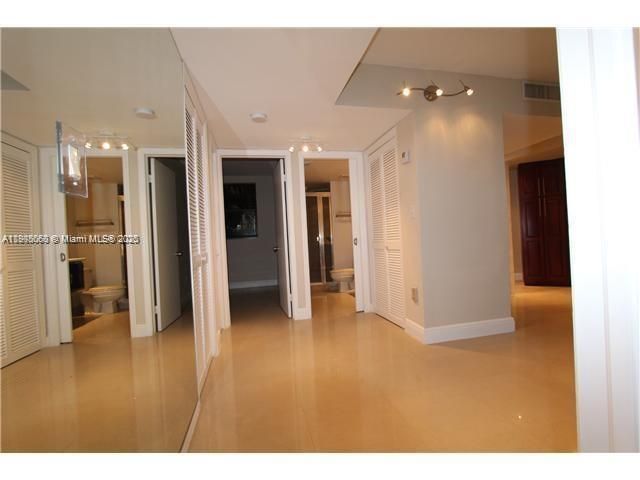 For Rent: $2,500 (2 beds, 2 baths, 1255 Square Feet)