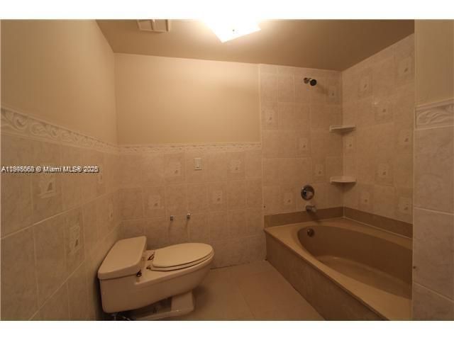 For Rent: $2,500 (2 beds, 2 baths, 1255 Square Feet)
