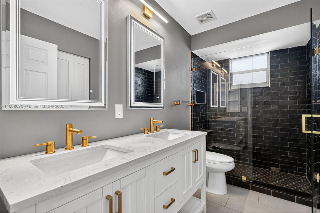 待售: $1,099,000 (4 贝兹, 3 浴室, 3284 平方英尺)